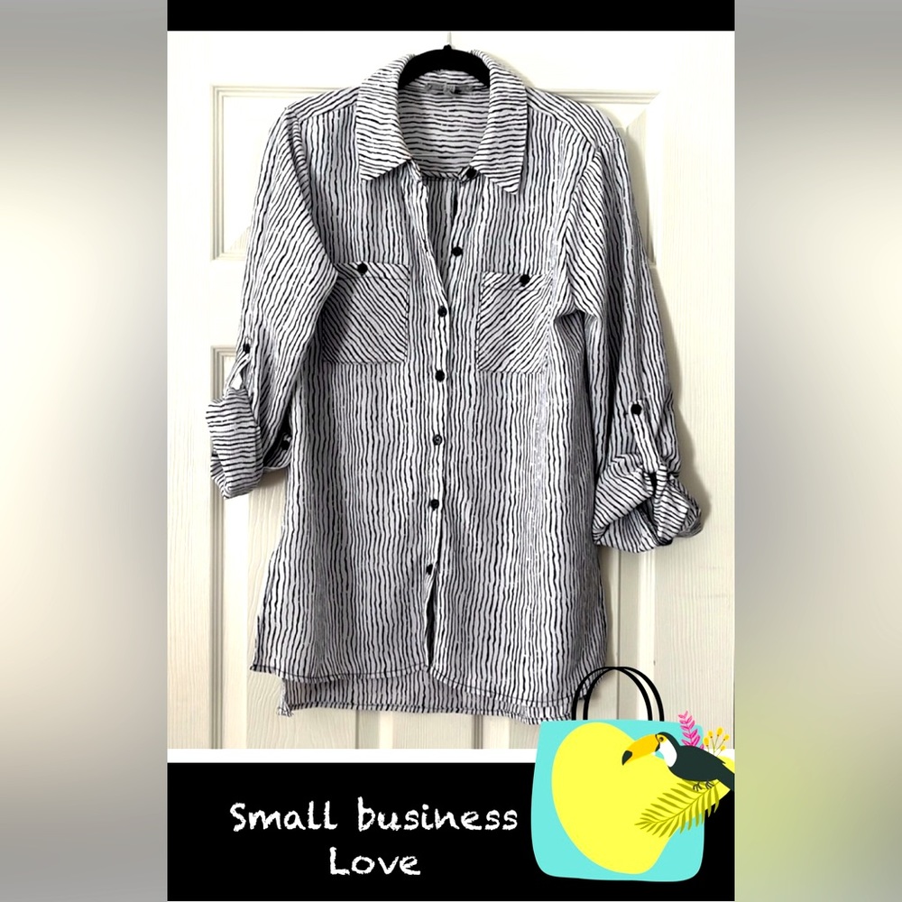 Grey & Gray 🌸 Med long sleeve stripe Black and White shirt